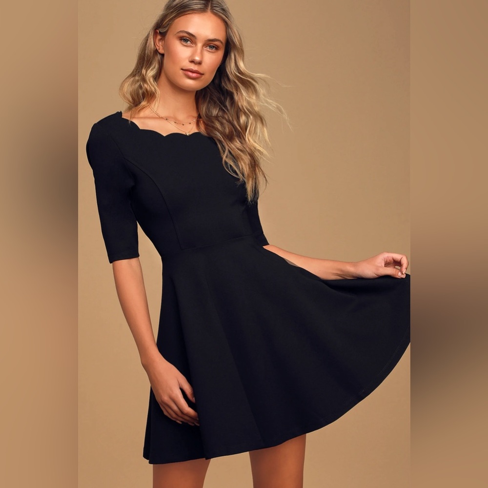Tip the Scallops Black Scalloped Skater Dress - L